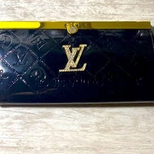 Louis Vuitton purse